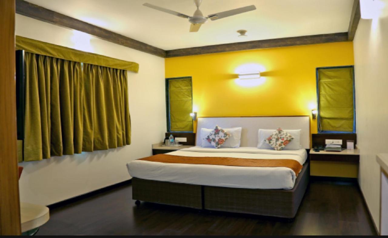 Hotel Vrishali Executive Kolhapur Extérieur photo