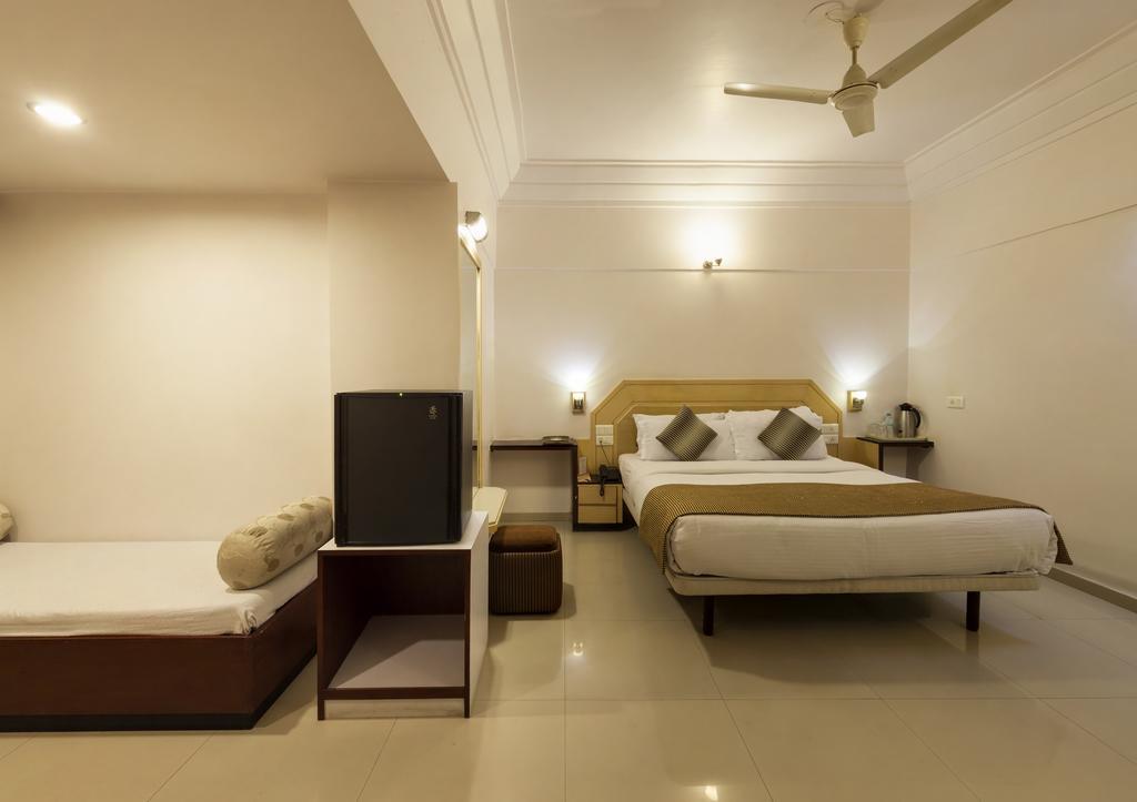 Hotel Vrishali Executive Kolhapur Extérieur photo